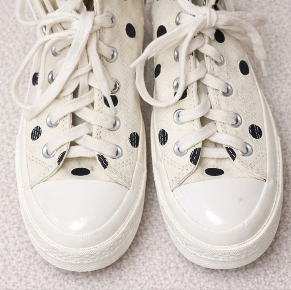 Comme des Garçons PLAY x Converse Chuck Taylor Hi Polka Dot Heart – M6 | W8 - Picture 5 of 10